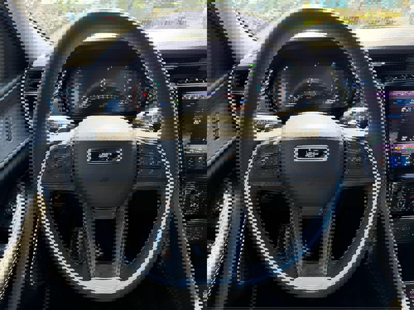 Used 2023 Jeep Grand Cherokee 4WD 4xe image 14