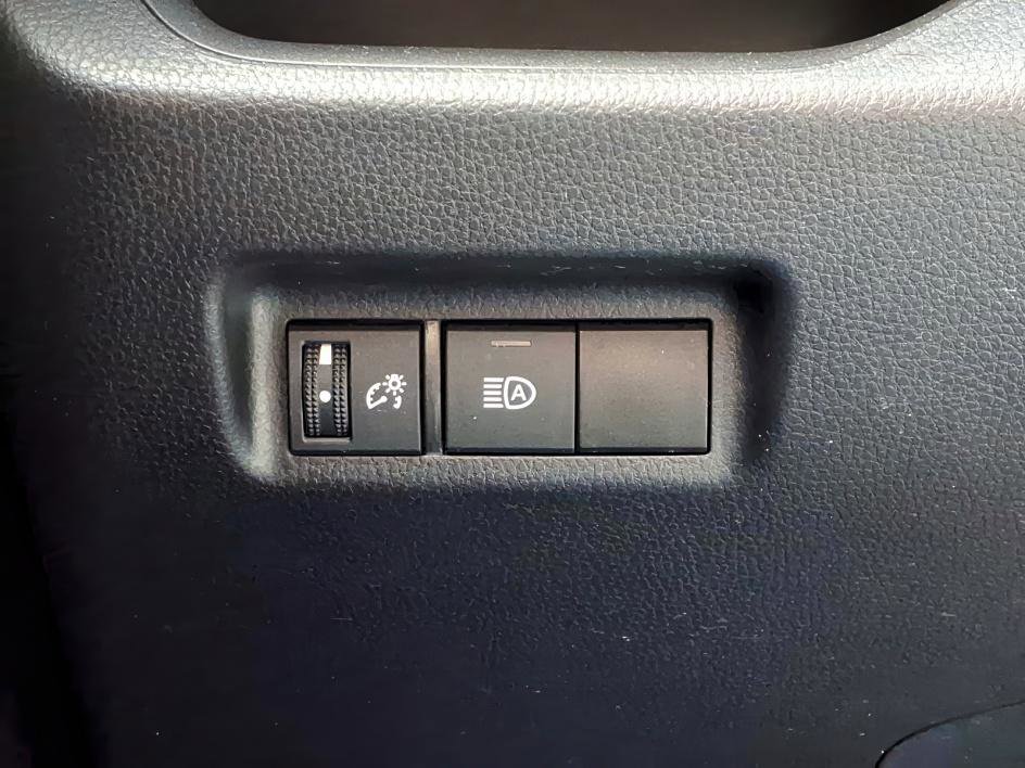 Certified 2021 Toyota RAV4 LE image 21