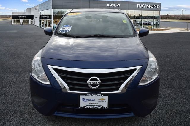 Used 2019 Nissan Versa SV image 9