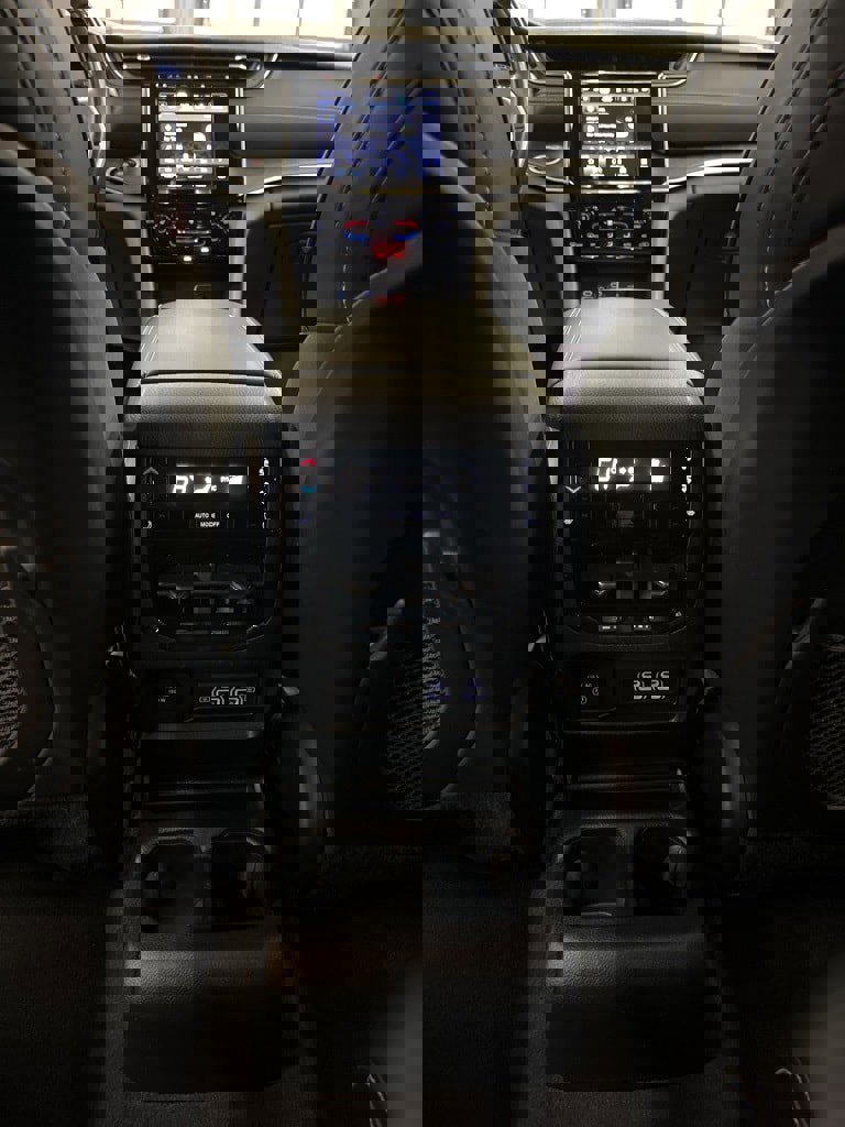 Used 2021 Jeep Grand Cherokee L Limited image 27