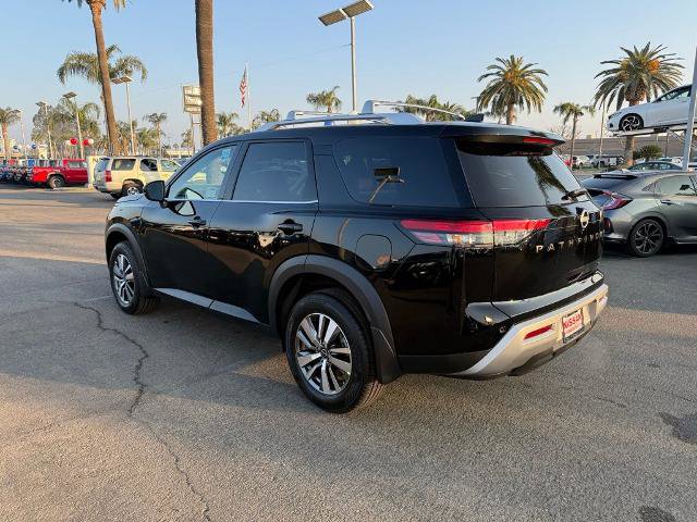 New 2025 Nissan Pathfinder SL w/ Black Appearance Package image 4