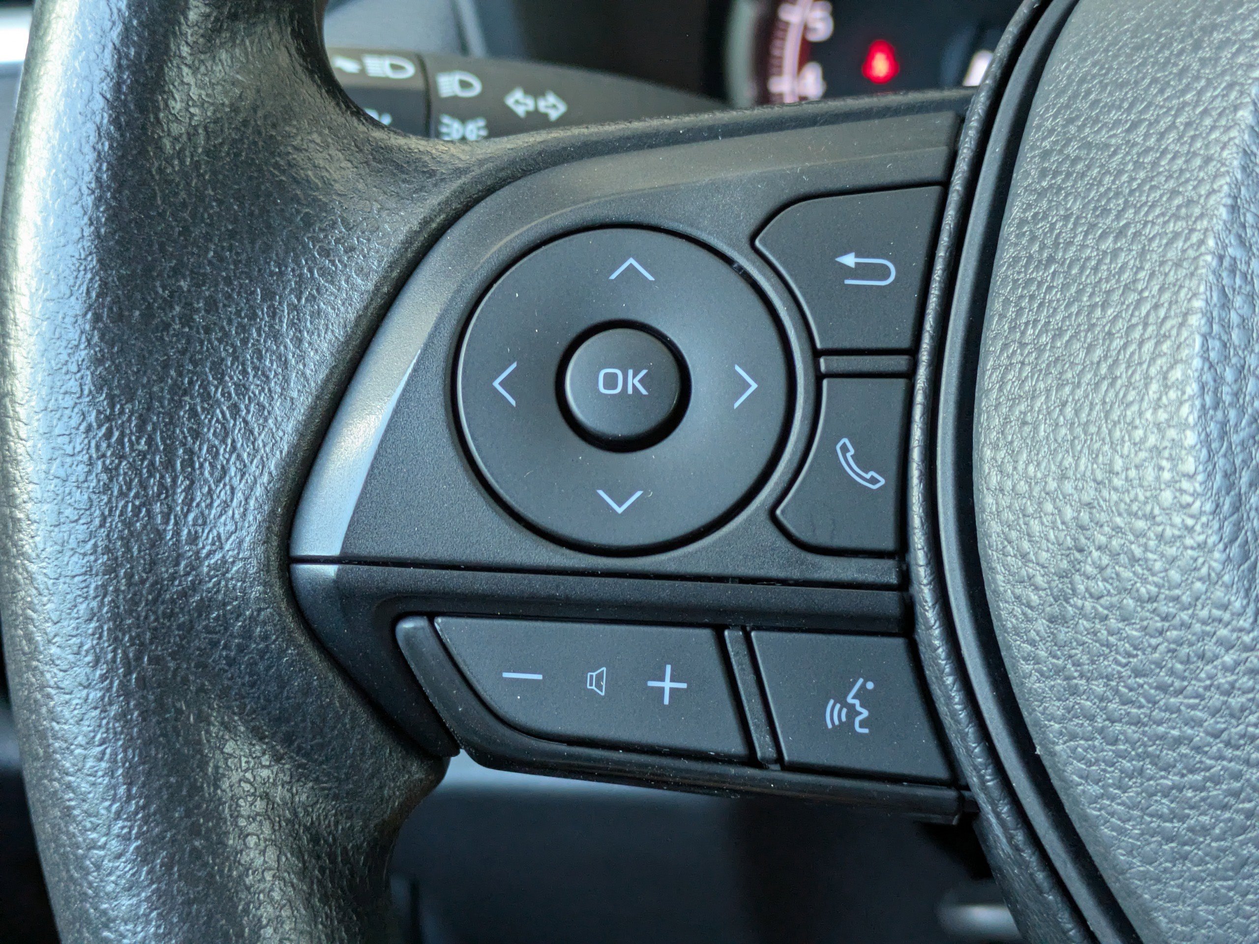 Used 2024 Toyota RAV4 LE AWD/4WD image 23