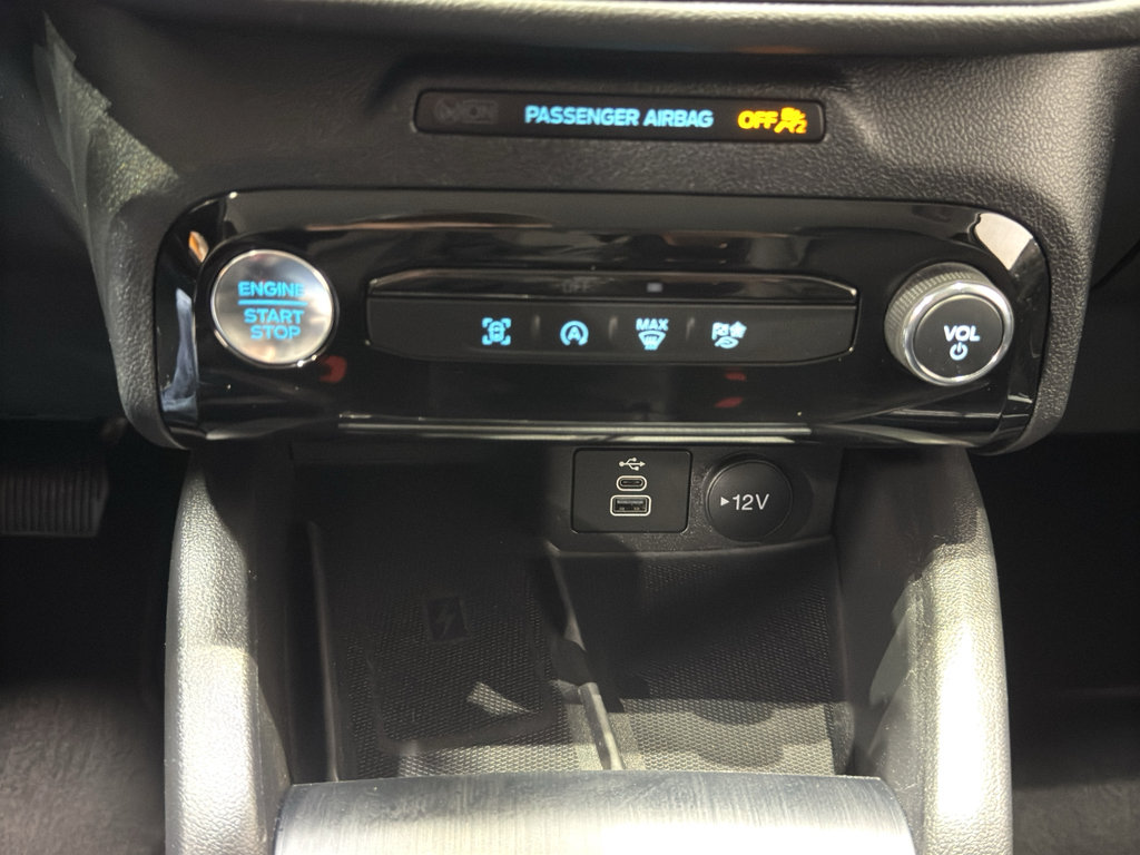 Used 2025 Ford Escape Platinum image 32