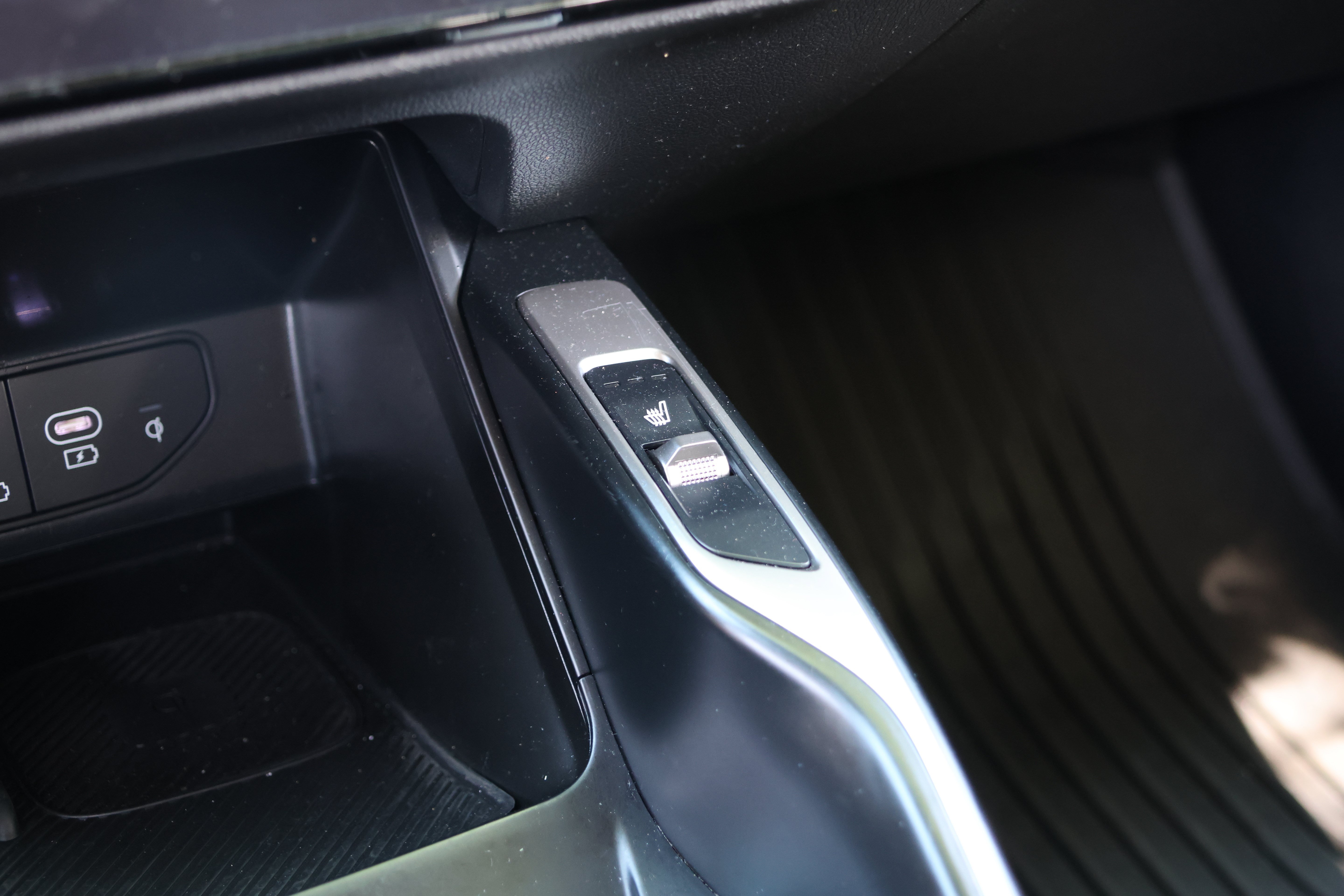 Used 2025 Kia Sorento S w/ Panoramic Sunroof Package FWD image 29