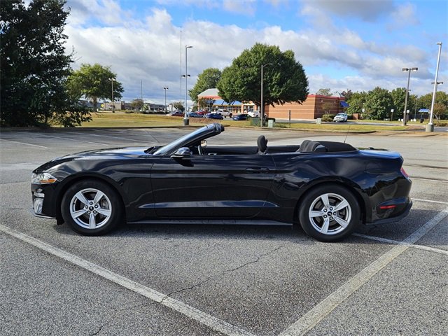Used 2021 Ford Mustang Convertible image 4