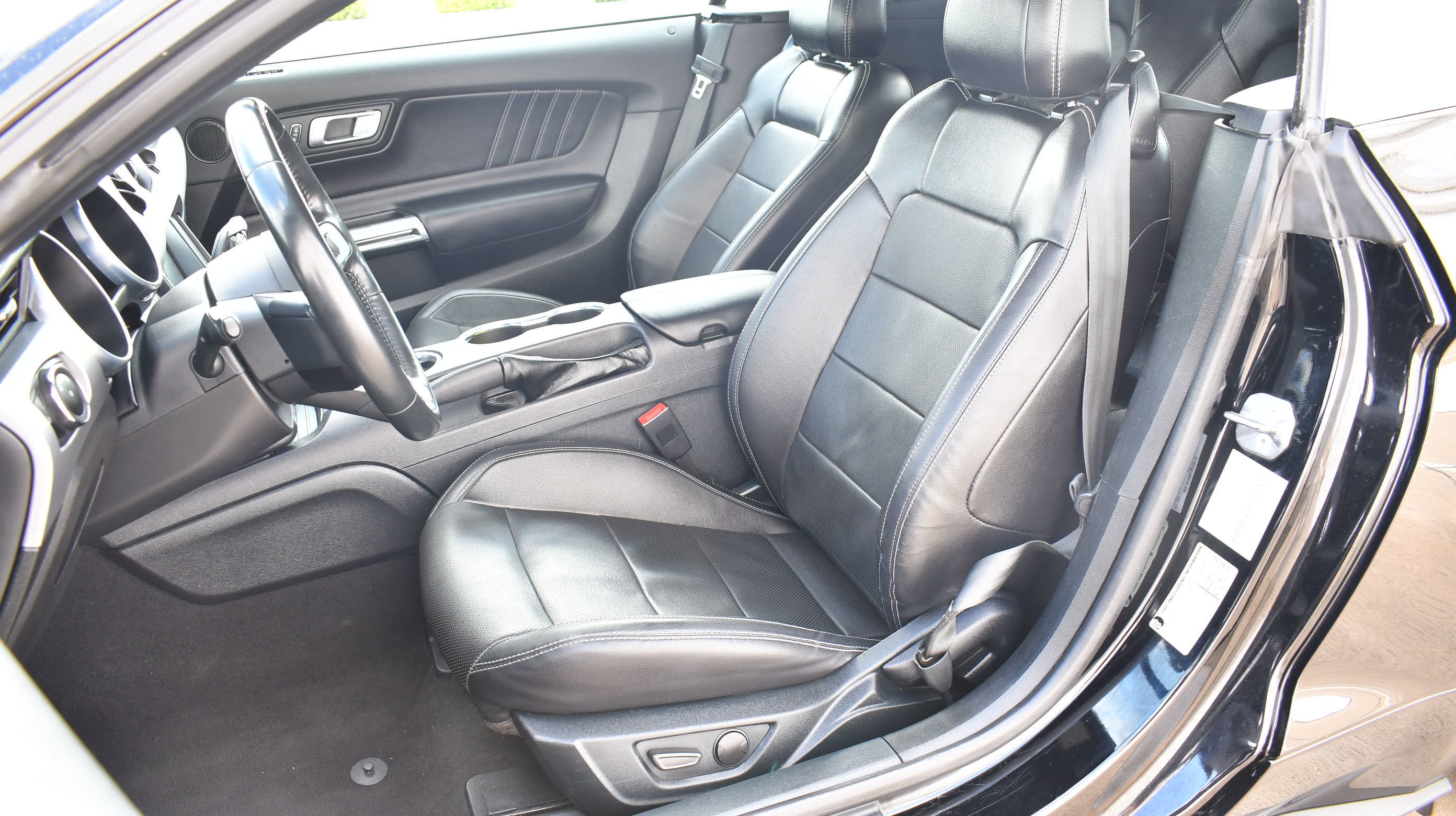 Used 2023 Ford Mustang Premium RWD image 11