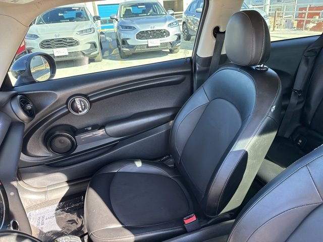 Used 2016 MINI Cooper 2-Door Hardtop image 14