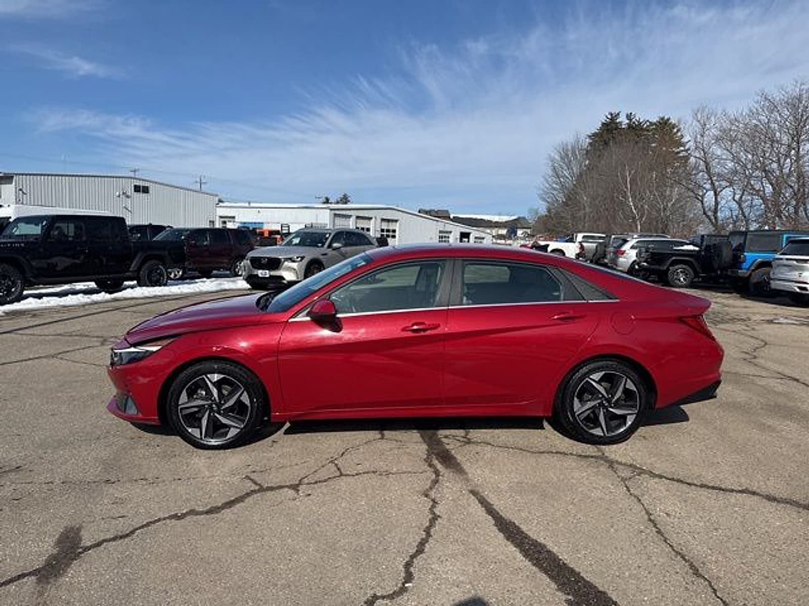 Used 2023 Hyundai Elantra Limited w/ Cargo Package FWD image 4