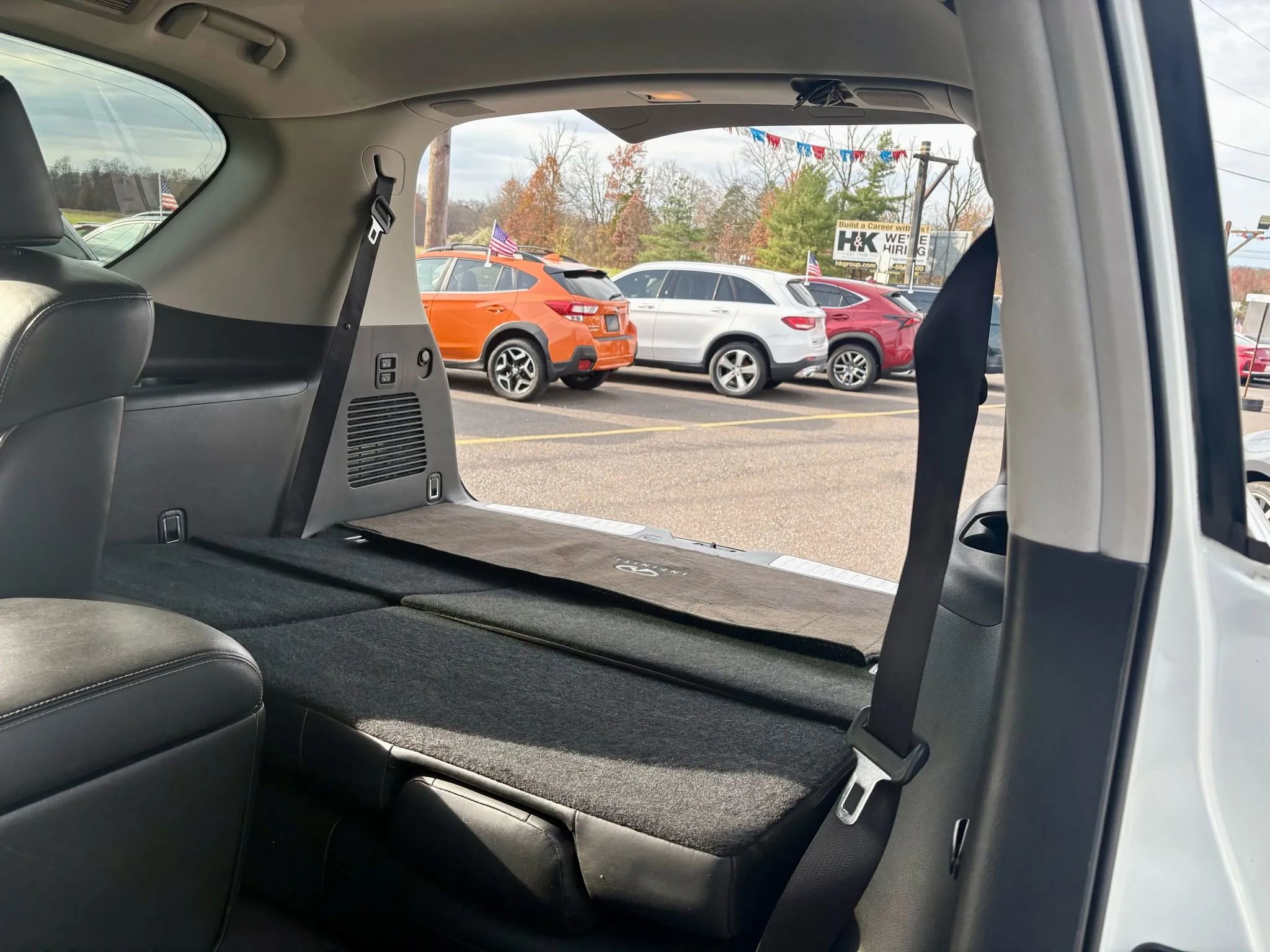 Used 2016 INFINITI QX80 4WD w/ Deluxe Technology Package image 21