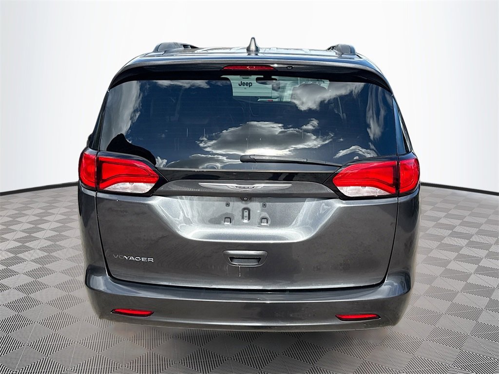 Used 2021 Chrysler Voyager Lxi image 7