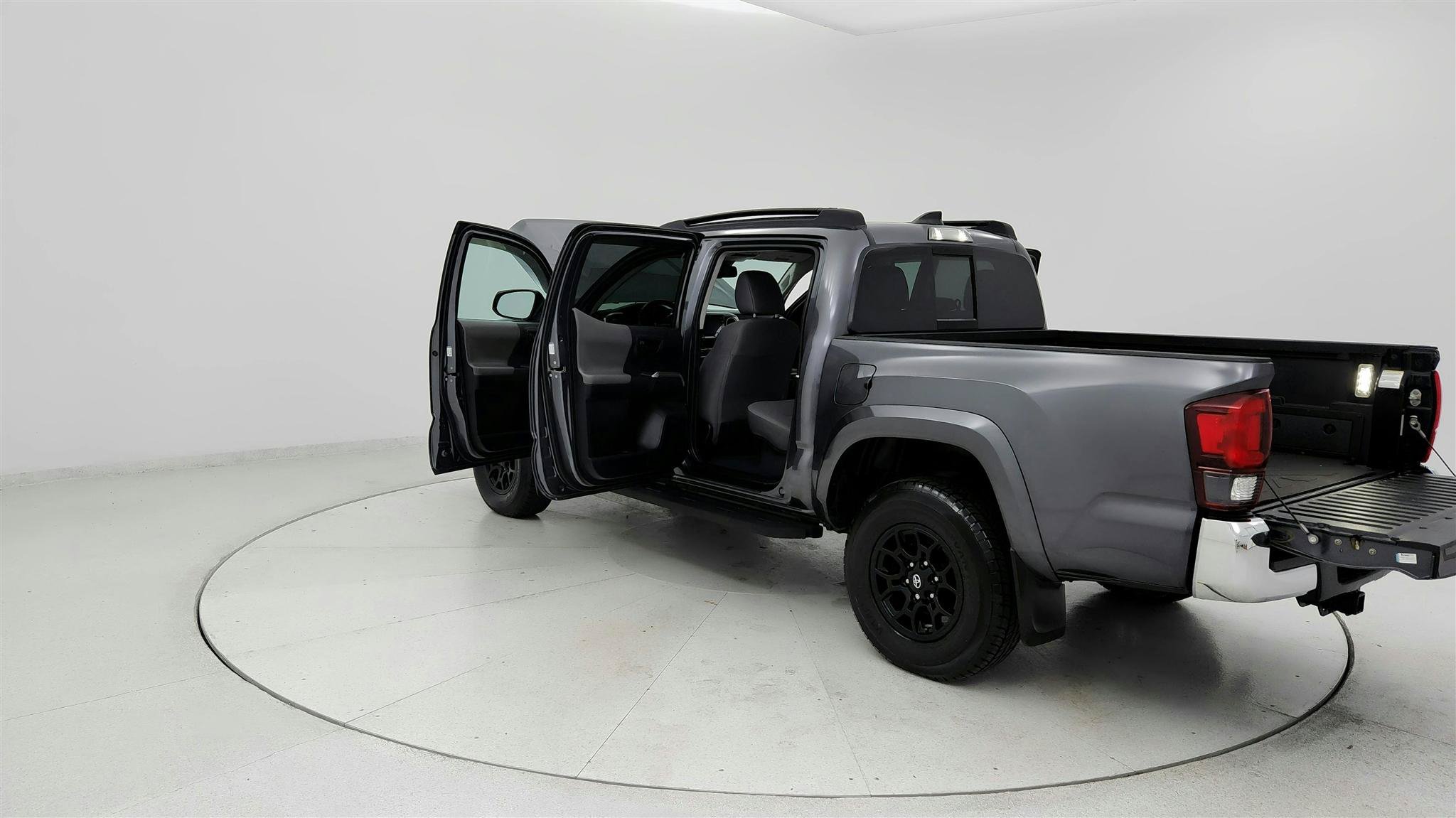 Used 2022 Toyota Tacoma SR5 AWD/4WD image 10