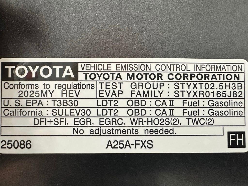 Used 2025 Toyota RAV4 XLE AWD/4WD image 65