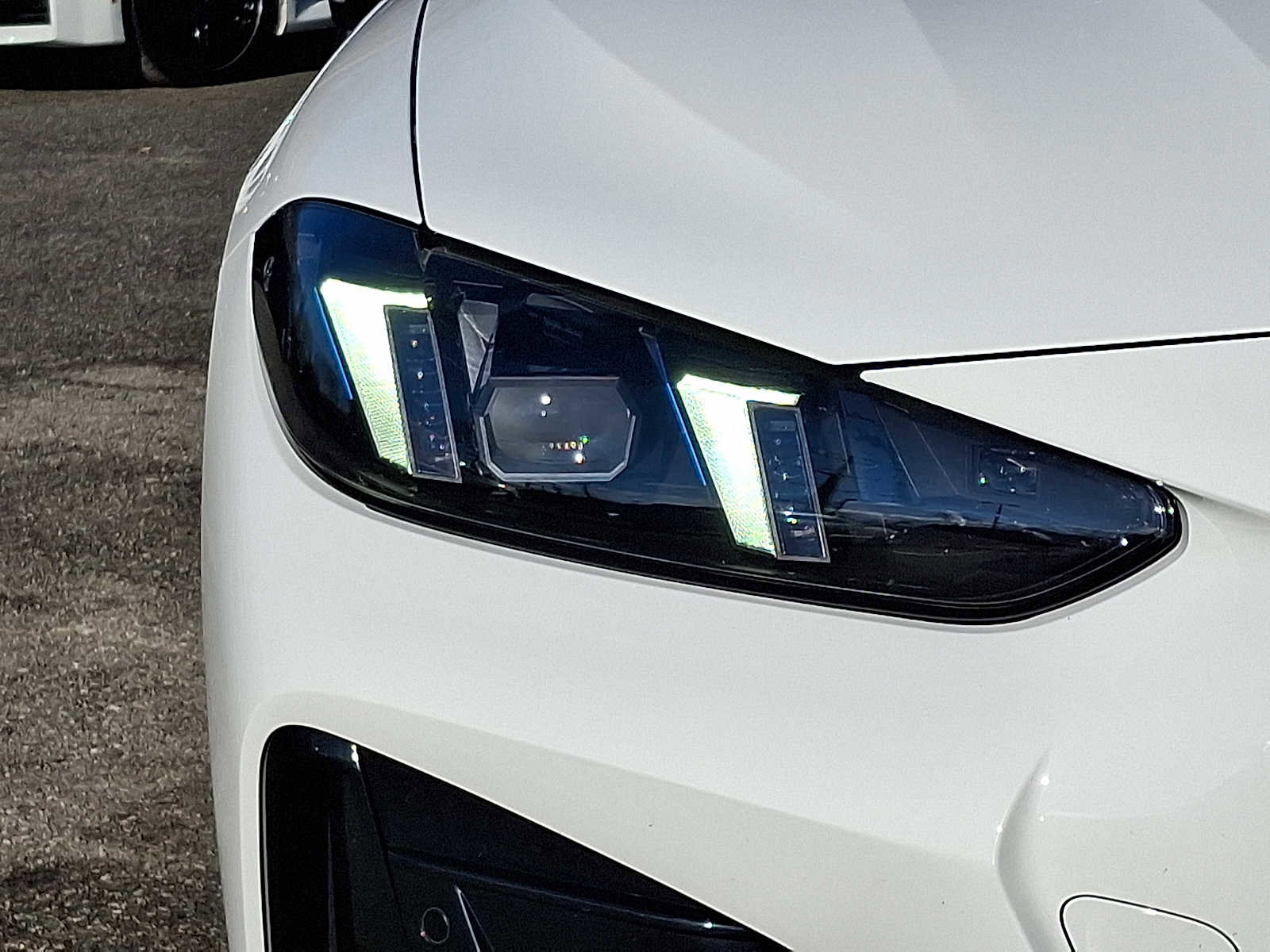 Used 2025 BMW 430i xDrive Coupe w/ M Sport Package image 9