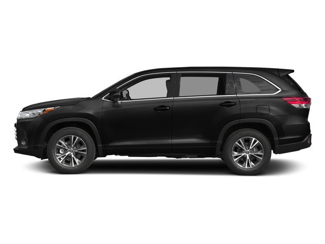 Used 2017 Toyota Highlander LE image 3