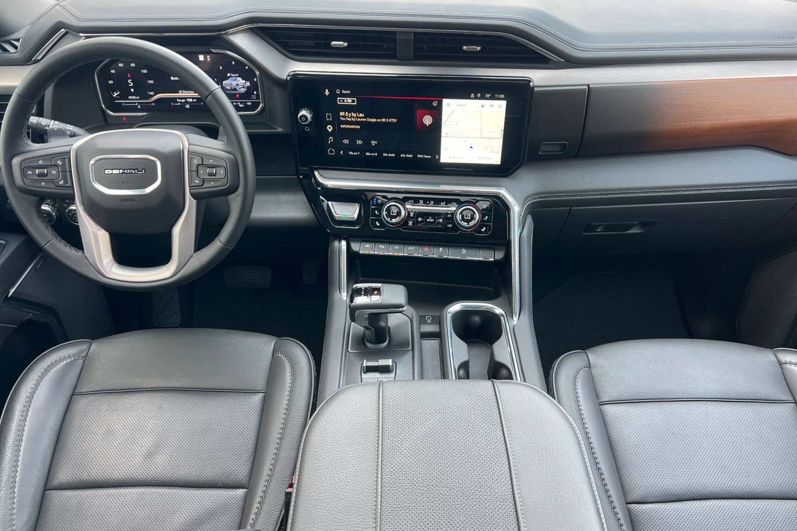 Used 2025 GMC Sierra 1500 Denali w/ Denali Reserve Package AWD/4WD image 10