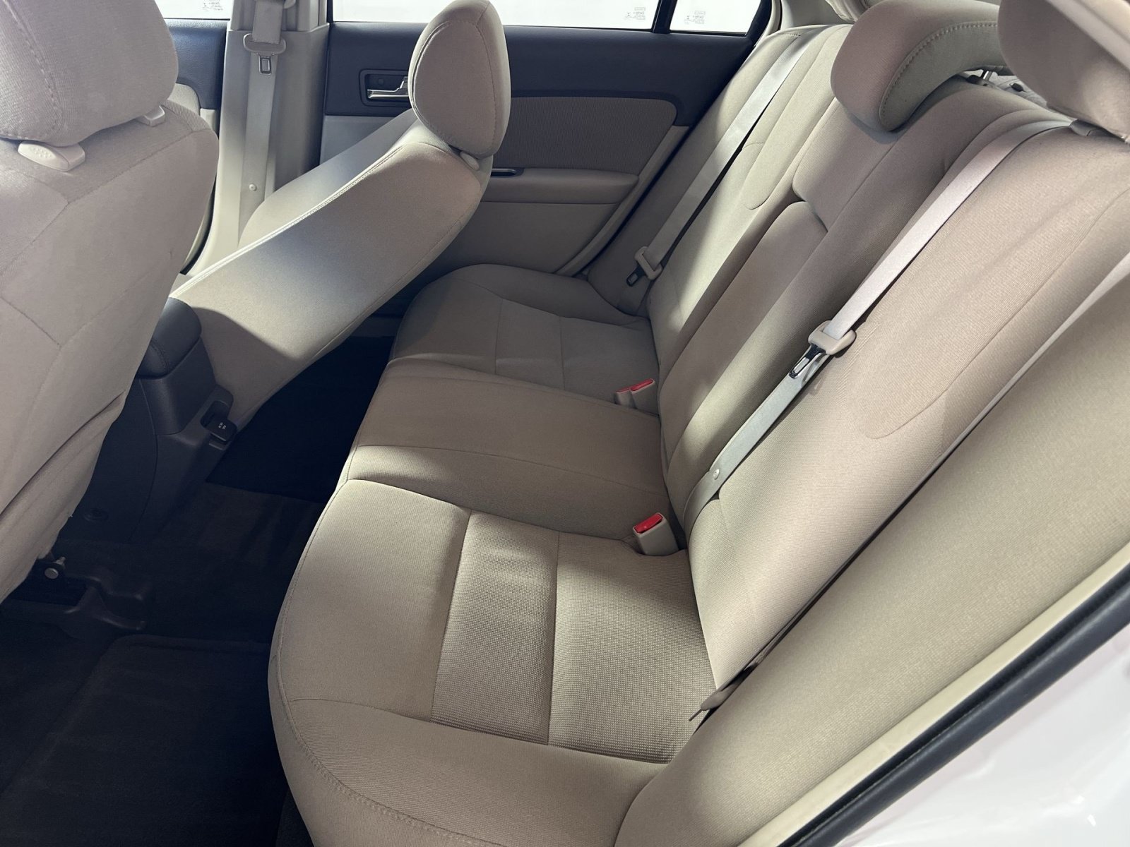 Used 2012 Ford Fusion Hybrid FWD image 24