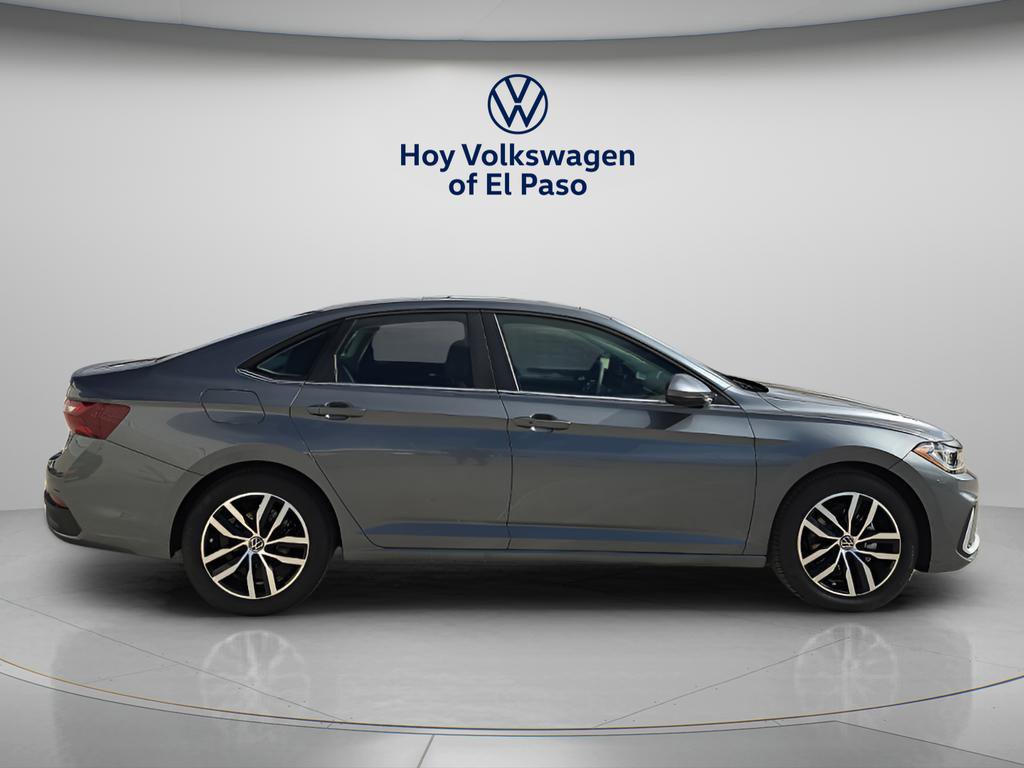 New 2026 Volkswagen Jetta SE image 2