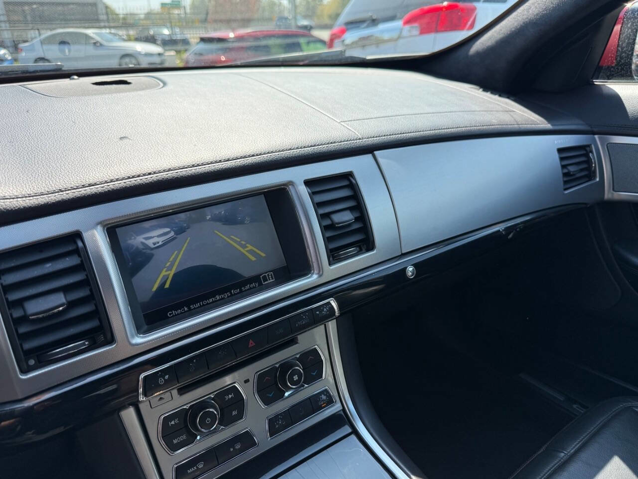 Used 2015 Jaguar XF Sport image 21
