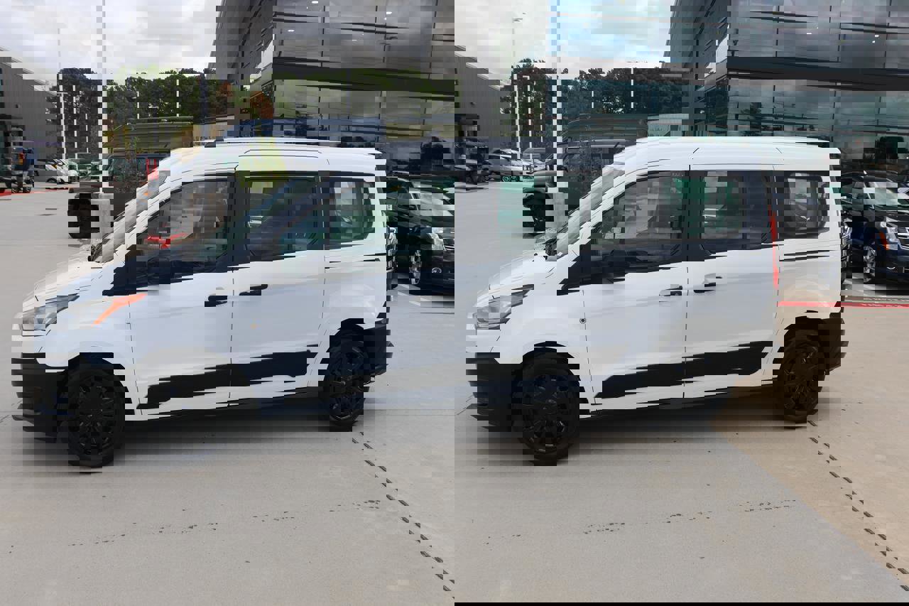 Used 2019 Ford Transit Connect XL image 2
