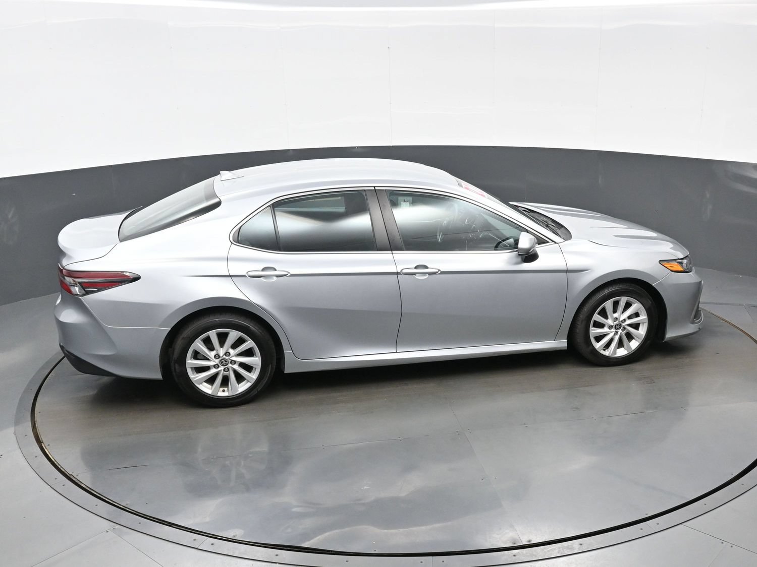 Used 2022 Toyota Camry LE FWD image 41
