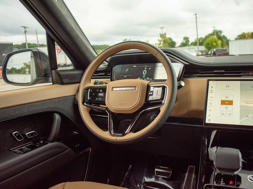 New 2025 Land Rover Range Rover Sport Autobiography image 14