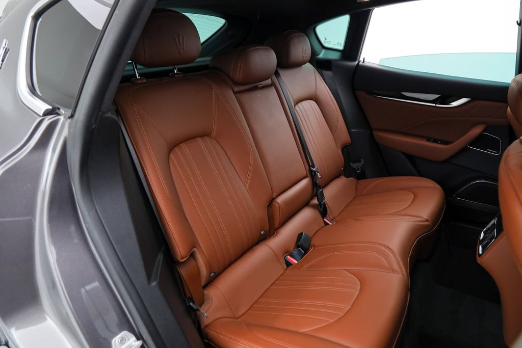 Certified 2023 Maserati Levante GT AWD/4WD image 12
