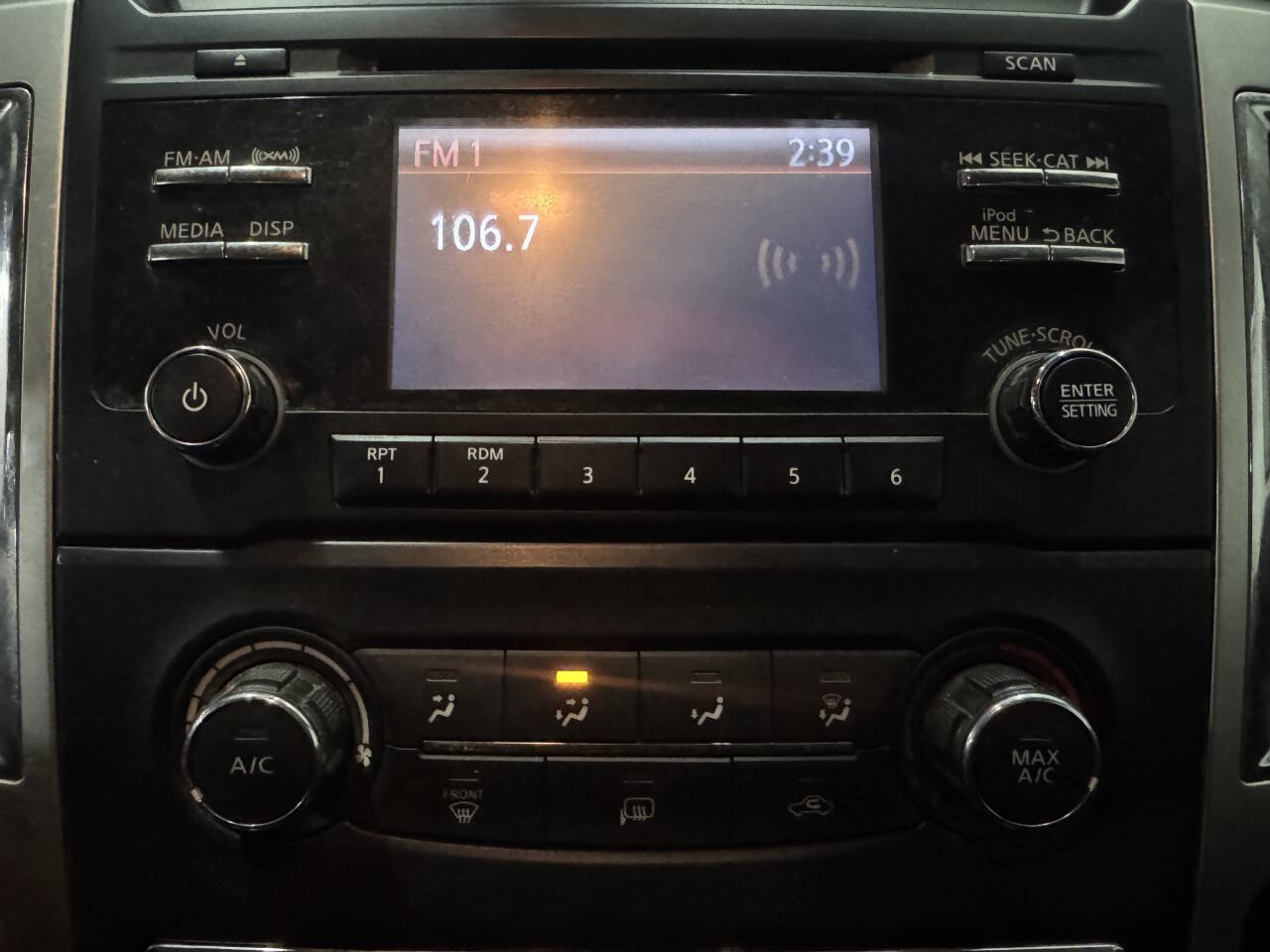 Used 2018 Nissan Titan SV AWD/4WD image 21