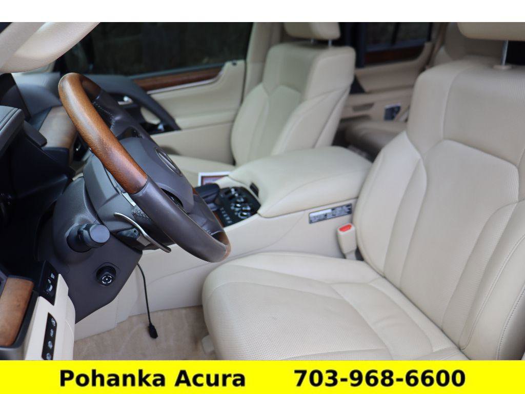 Used 2021 Lexus LX 570 4WD w/ Luxury Package image 29