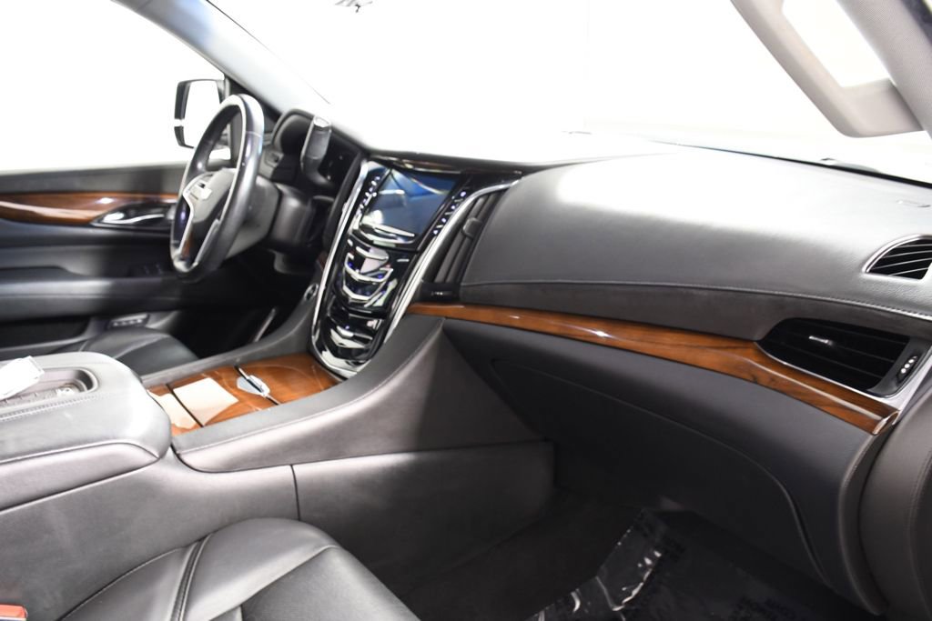 Used 2017 Cadillac Escalade Luxury image 19