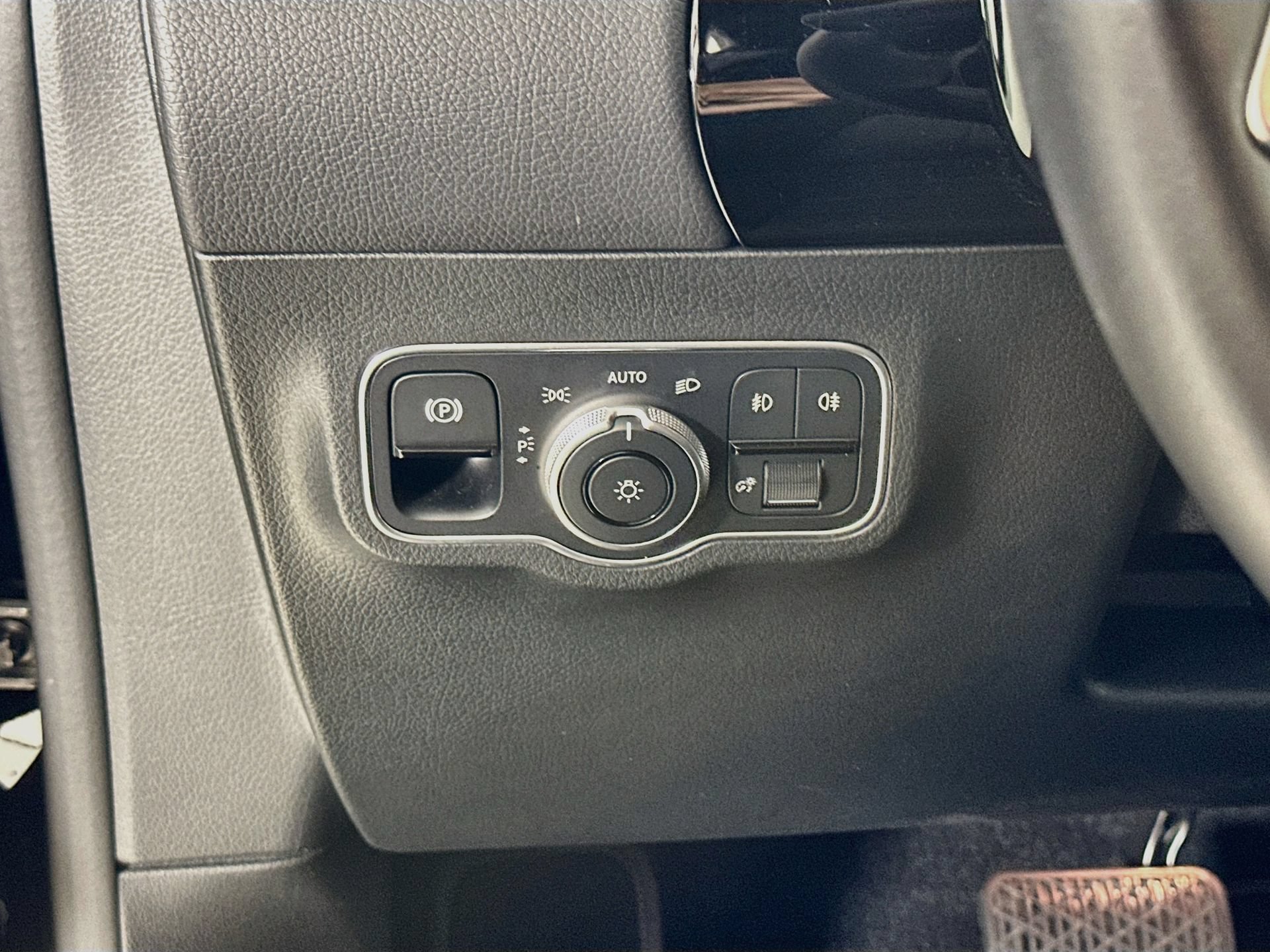 Certified 2025 Mercedes-Benz GLA 250 image 11