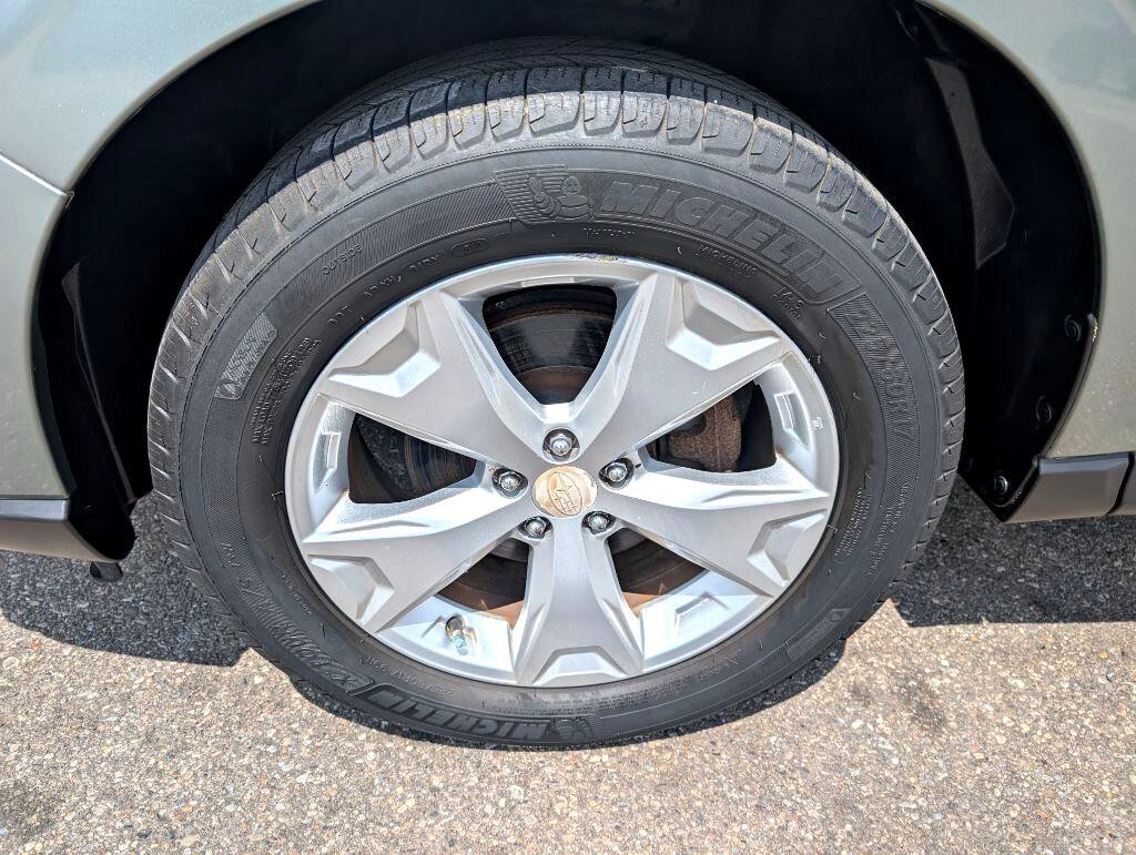 Used 2014 Subaru Forester 2.5i Premium w/ All-Weather Package image 9