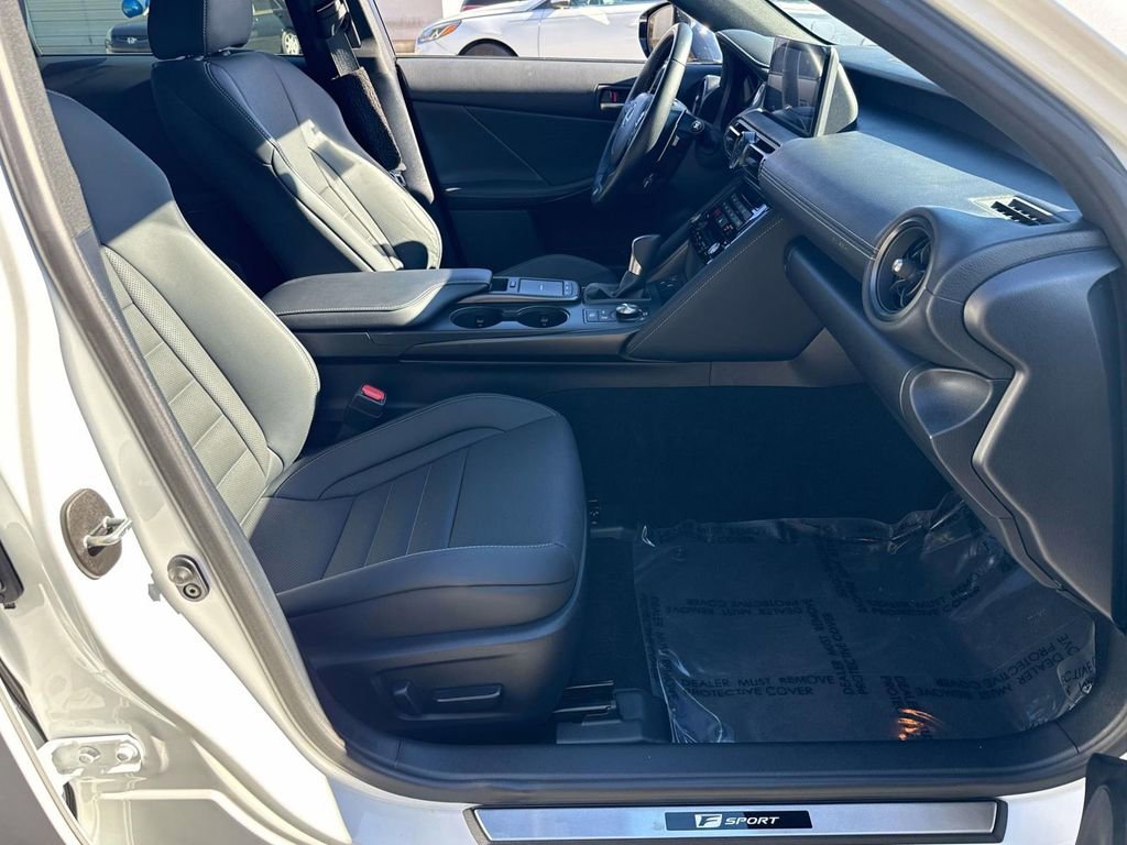 Used 2025 Lexus IS 350 F Sport w/ Navigation Package image 31