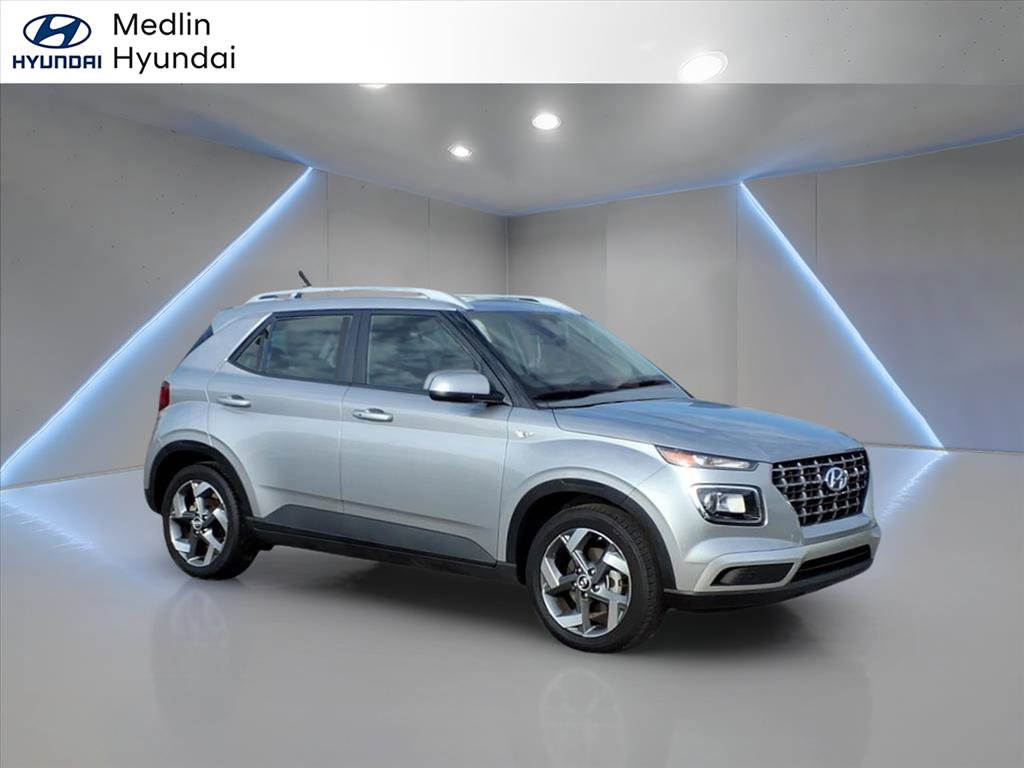 Used 2024 Hyundai Venue SEL image 1