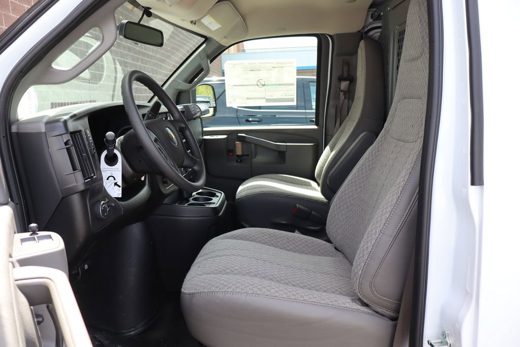 New 2026 Chevrolet Express 2500 w/ Driver Convenience Package RWD image 7