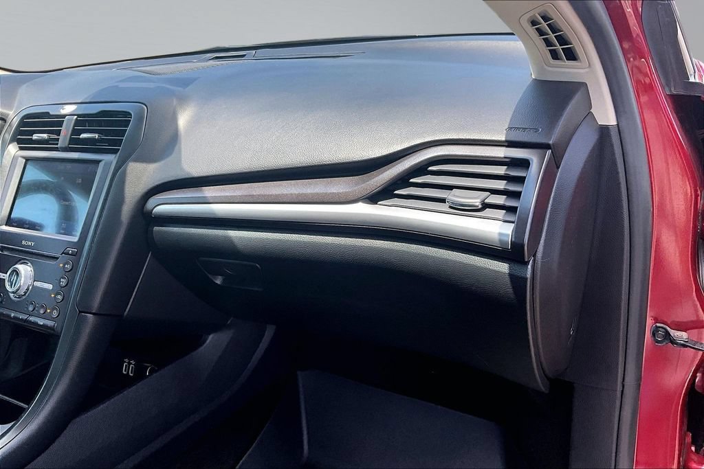 Used 2019 Ford Fusion Titanium FWD image 15