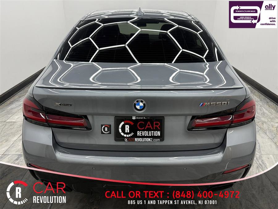 Used 2022 BMW M550i xDrive image 5