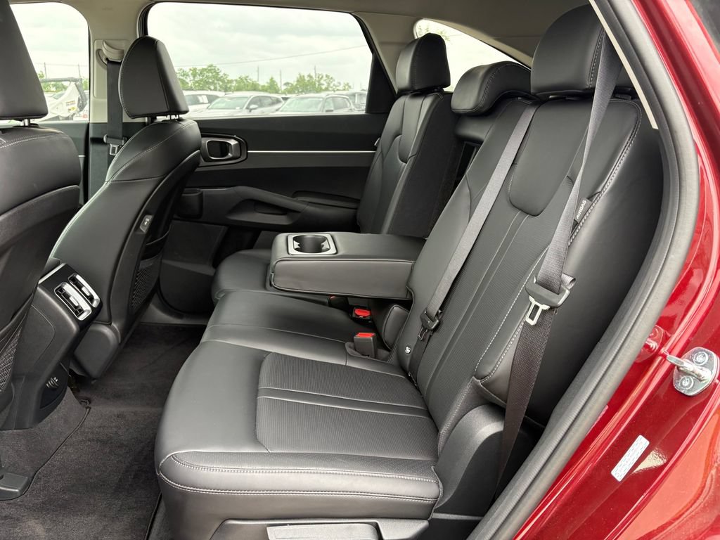 Certified 2025 Kia Sorento S w/ Panoramic Sunroof Package FWD image 14