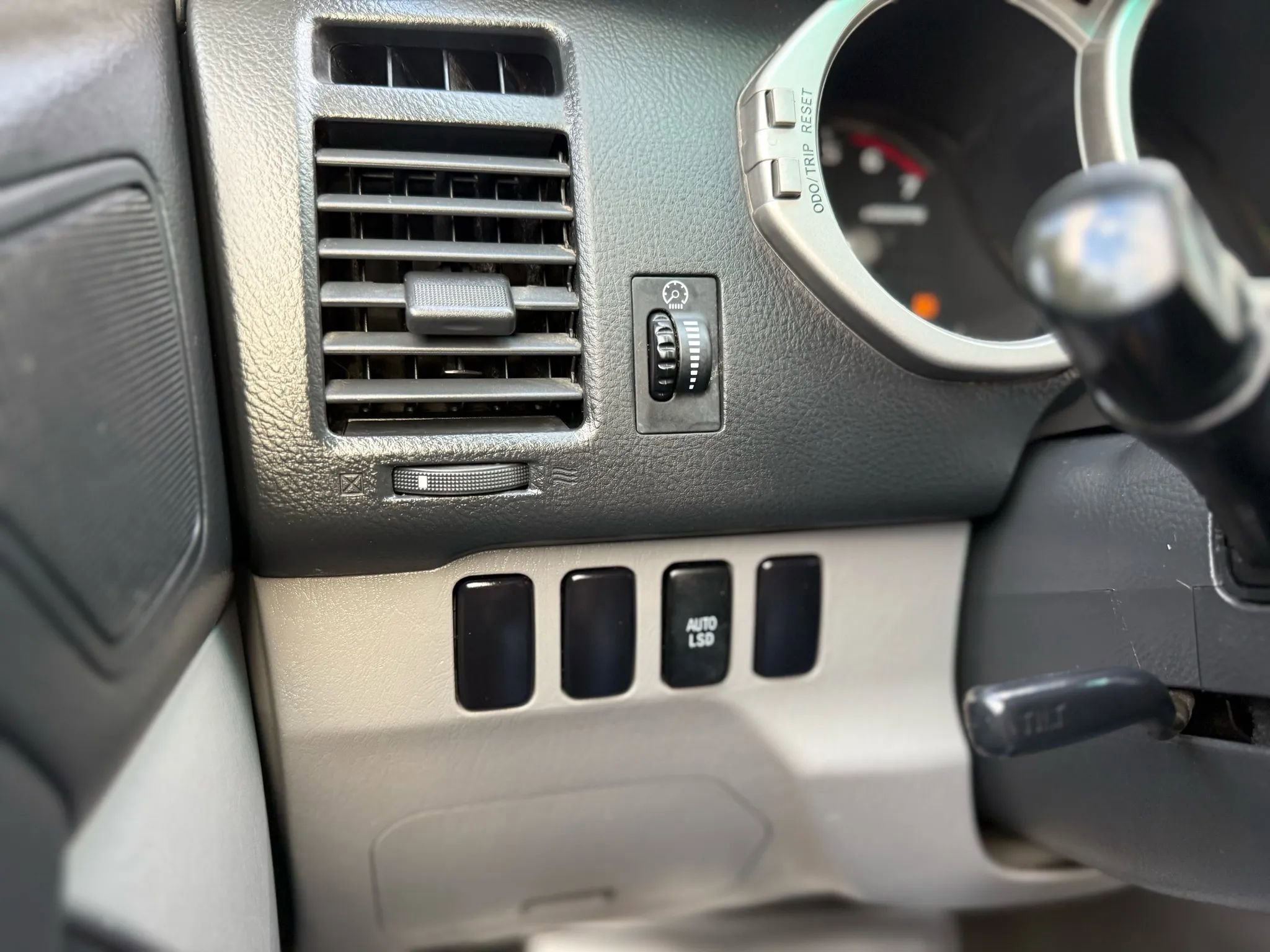 Used 2005 Toyota 4Runner Sport image 32