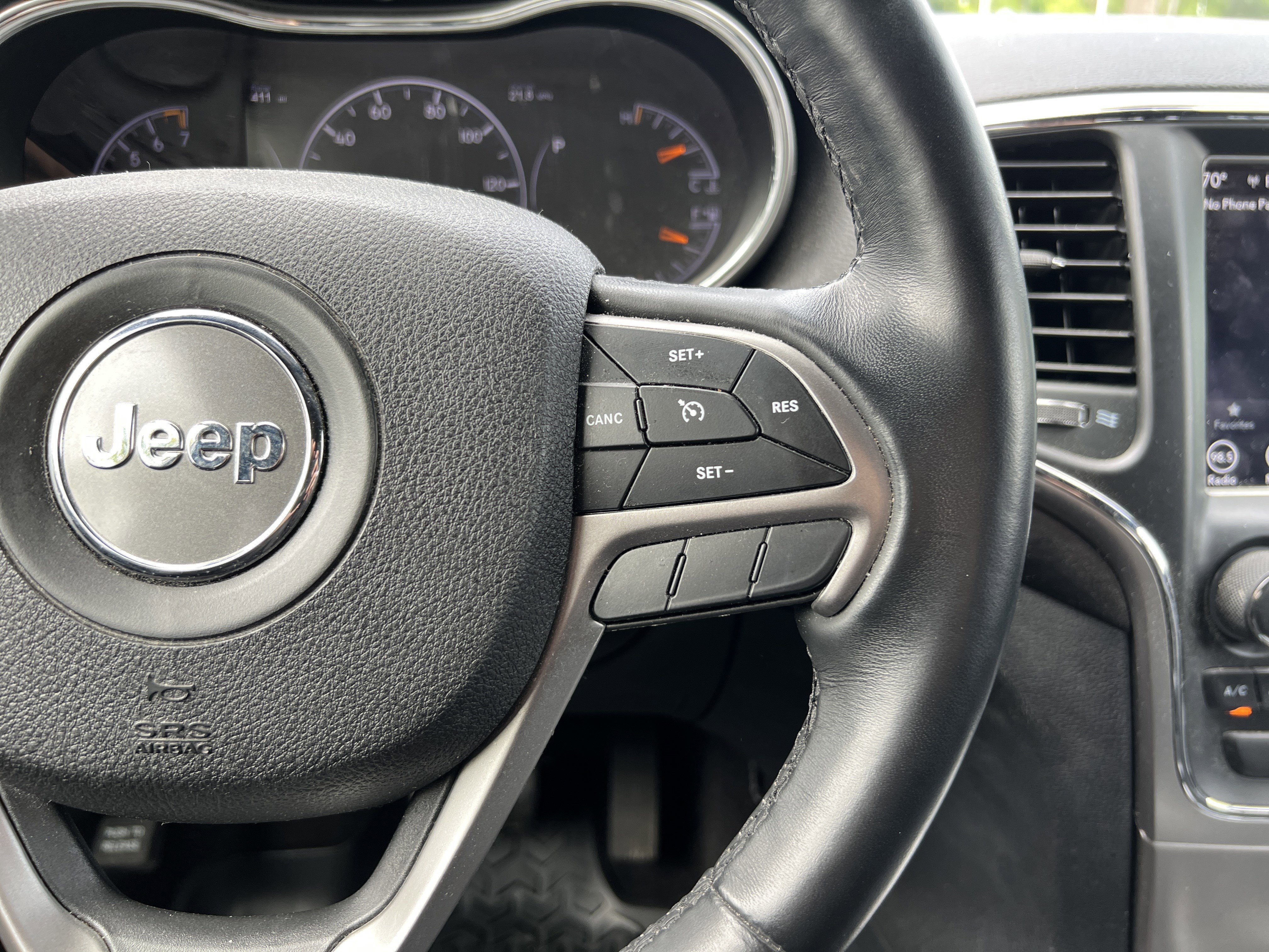 Used 2018 Jeep Grand Cherokee Altitude RWD image 20