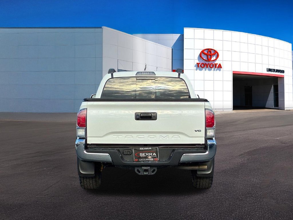 Used 2022 Toyota Tacoma TRD Off-Road AWD/4WD image 11