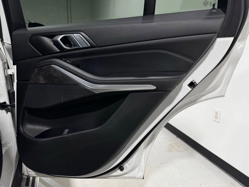 Used 2023 BMW X5 xDrive40i w/ Premium Package image 29