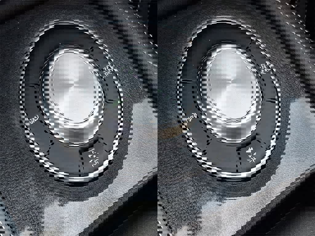 Used 2024 Nissan Armada SV image 27