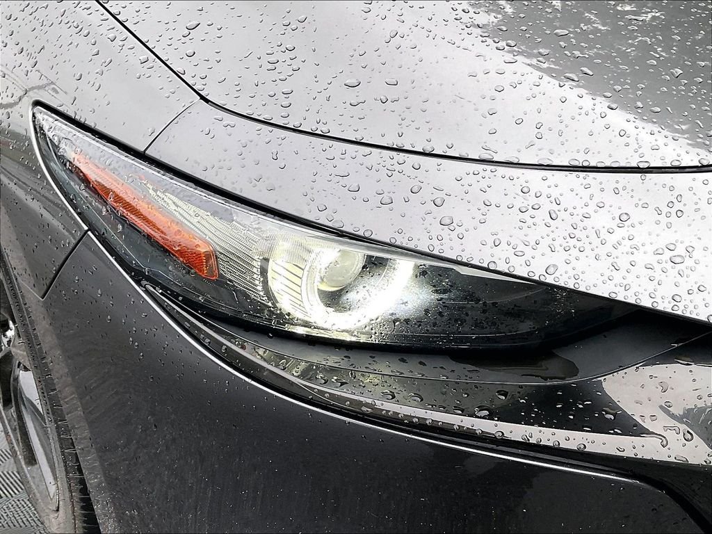 Used 2019 MAZDA MAZDA3 Hatchback w/ Premium Package FWD image 31