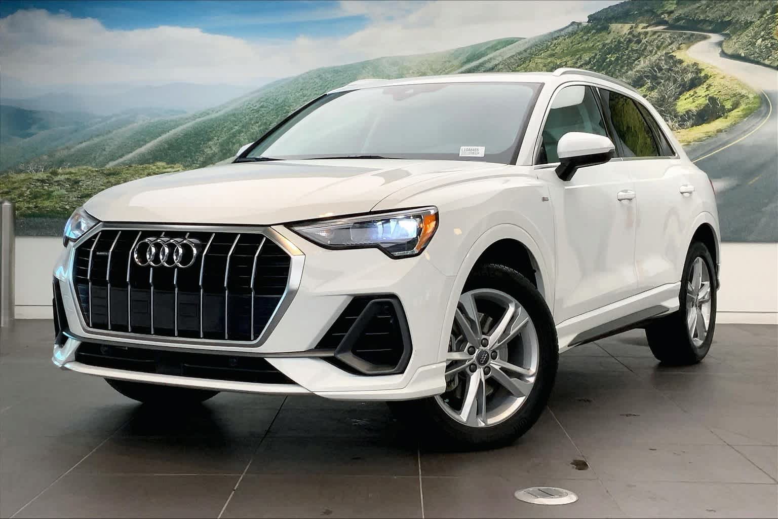 Used 2020 Audi Q3 2.0T Premium w/ Convenience Package AWD/4WD image 35