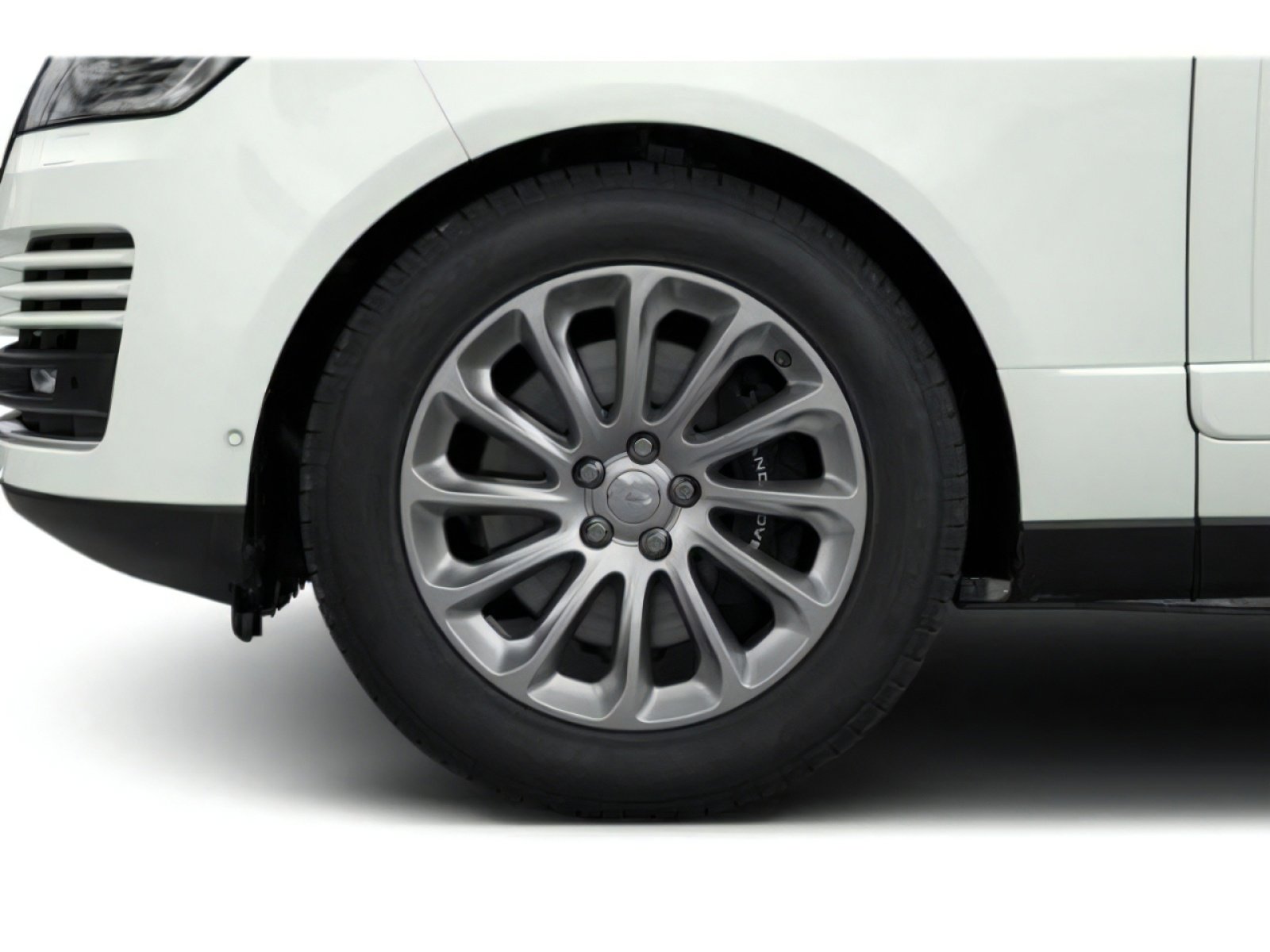 Used 2020 Land Rover Range Rover HSE image 11