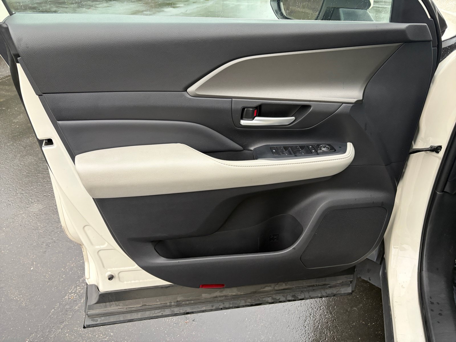 Used 2024 Toyota Grand Highlander FWD image 9