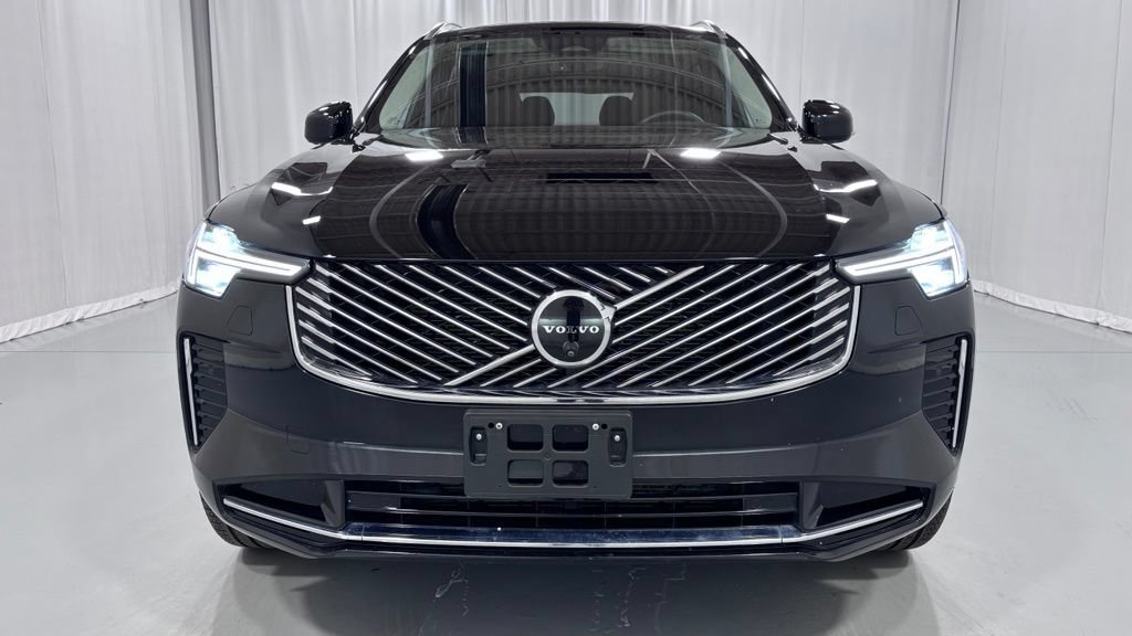 Certified 2025 Volvo XC90 B6 Plus AWD/4WD image 3
