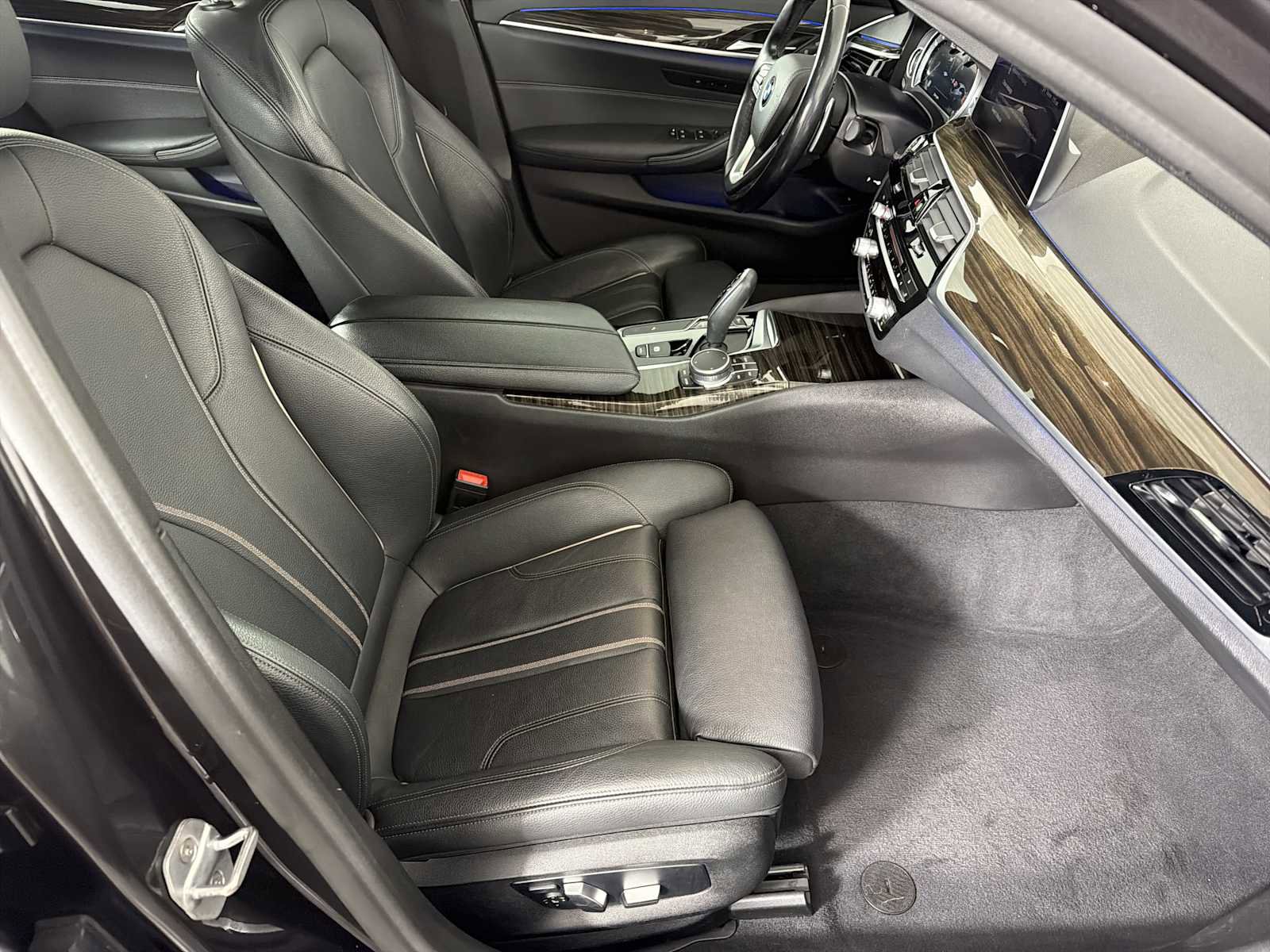 Used 2019 BMW 530i w/ Convenience Package image 11