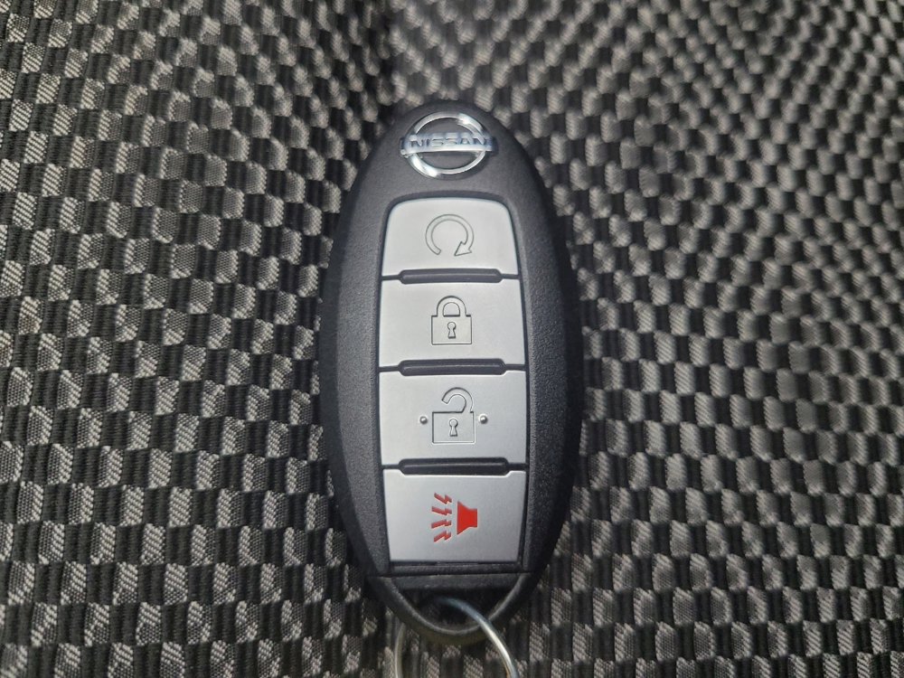 Used 2017 Nissan Rogue Sport SV w/ SV Premium Package image 32