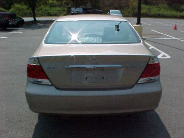 Used 2006 Toyota Camry LE FWD image 9